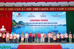 Bộ đội Bi&ecirc;n ph&ograve;ng th&agrave;nh phố Hải Ph&ograve;ng tuy&ecirc;n truyền quy định mới về xử phạt vi phạm trong lĩnh vực thủy sản