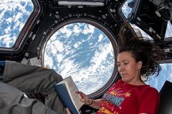 NASA tuyển người sống thử trên sao hỏa, mặt trăng