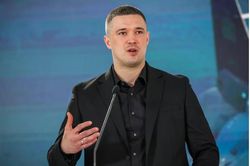 Tổng thống Ukraine chọn thủ tướng mới, sắp thay bộ trưởng quốc phòng