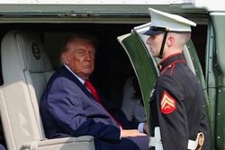 Chiến sự Iran đến giai đoạn nguy hiểm, ông Trump tính nước cờ mới