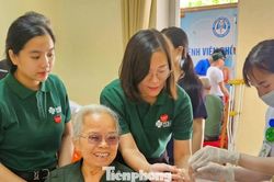 Mang thiết bị y tế hiện đại thăm kh&aacute;m cho hơn 100 thương, bệnh binh nh&acirc;n ng&agrave;y 27/7