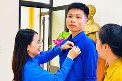 Nam sinh được trao Huy hiệu 'Tuổi trẻ dũng cảm' từng đoạt giải Nhất 'S&aacute;ng tạo trẻ'