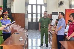 Khởi tố nguy&ecirc;n Chủ tịch UBND x&atilde; ở Ninh B&igrave;nh c&ugrave;ng 3 cựu c&aacute;n bộ