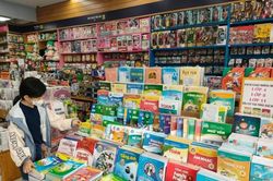 D&ugrave;ng chung một bộ s&aacute;ch gi&aacute;o khoa: Nhiều phụ huynh ủng hộ