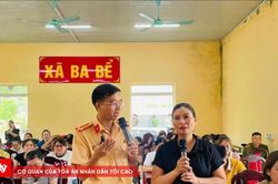 Thái Nguyên: Tuyên truyền pháp luật về ATGT đường thủy cho người dân Ba Bể