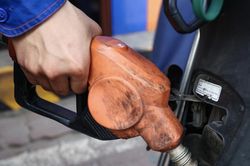 Giá xăng dầu hôm nay 16/7: Dầu thế giới đi lên, trong nước chiều nay điều chỉnh