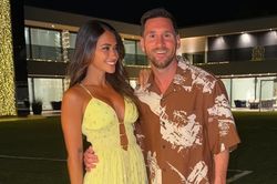 Vợ người mẫu vỡ &ograve;a khi Messi gi&uacute;p Argentina đ&aacute;nh bại Anh v&agrave;o chung kết World Cup