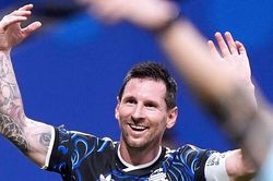 Người Anh ngả mũ trước Messi: 'Cầu thủ vĩ đại nhất mọi thời đại'