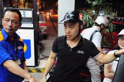 Giá xăng dầu đồng loạt tăng: E10 lên 20.550 đồng/lít, dầu diesel tăng hơn 1.500 đồng/lít