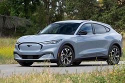 Trộm xe ph&aacute;t kh&oacute;c v&igrave; Ford vừa triển khai t&iacute;nh năng n&agrave;y tr&ecirc;n hầu hết xe mới
