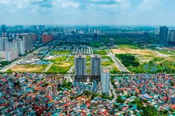 Lãi suất khó giảm mạnh, chuyên gia dự báo bất ngờ về bất động sản cuối năm