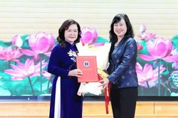 Bộ trưởng giao loạt nhiệm vụ cho nữ Hiệu trưởng đầu ti&ecirc;n của ĐH Y Dược Cần Thơ
