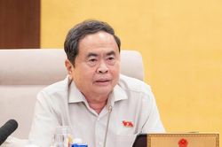 Chủ tịch Quốc hội: Cắt giảm thủ tục hành chính đừng để 'bình mới rượu cũ'