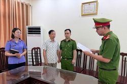 VKSND tỉnh Ninh B&igrave;nh: Ph&ecirc; chuẩn khởi tố 4 bị can chi ti&ecirc;u tr&aacute;i quy định 1,4 tỉ đồng tiền ng&acirc;n s&aacute;ch