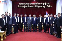 Bí thư Tỉnh ủy tỉnh Luông-pha-bang tiếp Đoàn đại biểu VKSND tối cao Việt Nam