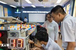 Tuyển sinh 2026: Sức h&uacute;t n&agrave;o khiến nh&oacute;m ng&agrave;nh STEM l&ecirc;n 'l&ecirc;n ng&ocirc;i'?