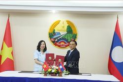 Việt Nam - L&agrave;o đẩy mạnh hợp t&aacute;c, ph&aacute;t huy nguồn lực cộng đồng ở nước ngo&agrave;i
