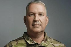 Phó Tư lệnh Không quân Ukraine từ chức, phản đối bãi nhiệm Bộ trưởng Quốc phòng