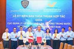 Bộ Công Thương và Vietnam Post hợp tác phát triển thị trường hàng Việt