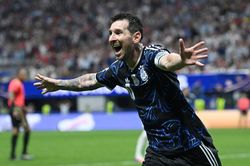 Messi rực sáng, Argentina thắng ngược Anh để vào chung kết