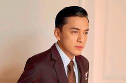 Lam Trường khoe vẻ bảnh bao ở tuổi 52