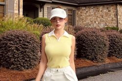Huyền Baby khoe vóc dáng nuột nà trên sân golf ở tuổi U40