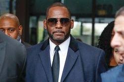 R. Kelly nộp đơn xin ân xá, tìm cơ hội thoát án tù 30 năm