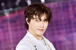 Dino (SEVENTEEN) chinh phục khán giả với tạo hình mới