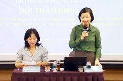 Ph&aacute;t huy vai tr&ograve; phụ nữ trong tham gia ch&iacute;nh trị ở cộng đồng