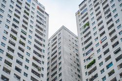 Giá căn hộ Hà Nội vượt 100 triệu đồng/m2, người mua ngày càng dè dặt