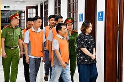 Khởi tố, bắt giữ nh&oacute;m đối tượng l&agrave;m giả hồ sơ th&iacute; nghiệm vật liệu x&acirc;y dựng v&agrave; mua b&aacute;n h&oacute;a đơn