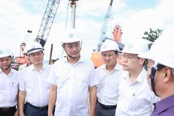 Đẩy nhanh tiến độ thi công tuyến kè bảo vệ sông Thu Bồn khu vực An Lương và bờ biển Hội An