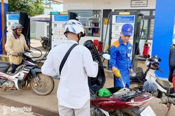 Gi&aacute; c&aacute;c loại xăng sinh học, dầu tăng trở lại