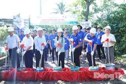 Xã Tân Khánh Trung: Khởi công tuyến đường đan Cái Côn