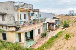 Nhà dân nứt, sụt lún gần dự án đường đang thi công