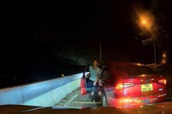 Xử l&yacute; t&agrave;i xế dừng, đỗ xe &ocirc; t&ocirc; sai quy định tr&ecirc;n đ&egrave;o C&ugrave; Hin