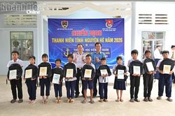 Tuổi trẻ Học viện Hải quân tổ chức hoạt động tình nguyện tại xã Trung Khánh Vĩnh