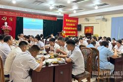 Gắn kết từ bữa cơm công đoàn