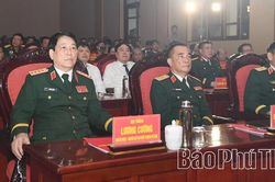 Trung đo&agrave;n 98 kỷ niệm 80 năm Ng&agrave;y th&agrave;nh lập, đ&oacute;n nhận Hu&acirc;n chương Bảo vệ Tổ quốc hạng Nh&igrave;