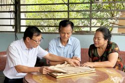 Mỗi thông tin thắp thêm hy vọng