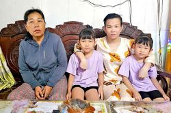 Chồng mất vì tai nạn, vợ nghèo bươn chải nuôi con