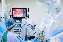 Phẫu thuật nội soi robot thành công cho nữ bệnh nhân 33 tuổi mắc ung thư trực tràng