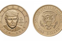 Mỹ bắt đầu đ&uacute;c đồng xu một USD bằng v&agrave;ng in h&igrave;nh &ocirc;ng Trump