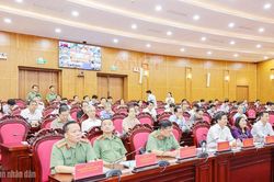 Ứng ph&oacute; với c&aacute;c nguy cơ, th&aacute;ch thức tr&ecirc;n kh&ocirc;ng gian mạng