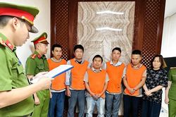B&oacute;c trần đường d&acirc;y 'ph&ugrave; ph&eacute;p' hồ sơ th&iacute; nghiệm vật liệu x&acirc;y dựng
