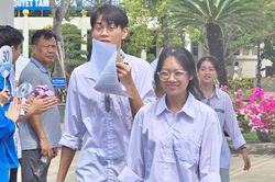 Quảng Ninh th&iacute; điểm đưa đ&oacute;n học sinh miễn ph&iacute; bằng xe bu&yacute;t điện trong năm học 2026-2027