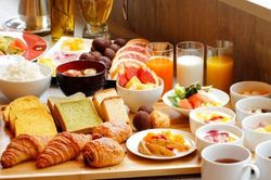 Tại sao các khách sạn thường có buffet sáng miễn phí?