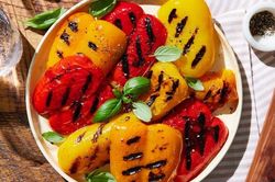 Loại quả nhiều màu ăn sống hay nấu chín đều tốt, có vitamin C hơn cam quýt gấp 3 lần, nhưng chỉ có một màu là 'quán quân' dinh dưỡng
