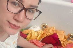 Từng gây chú ý khi chia sẻ chuyện làm nghề dọn vệ sinh ở Mỹ, cựu người mẫu Việt hé lộ cuộc sống trong căn nhà rộng rãi bên chồng con