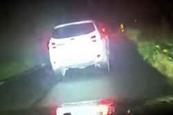 Công an xác minh vụ ôtô không nhường đường cho xe cứu thương suốt đoạn đường dài